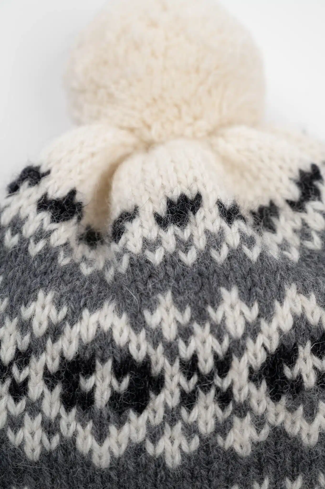 100% WOOL BEANIE ŠALNA