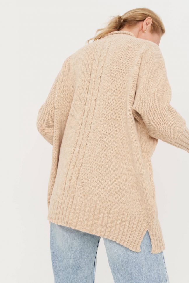 plius dydžio vilnonis megztinis