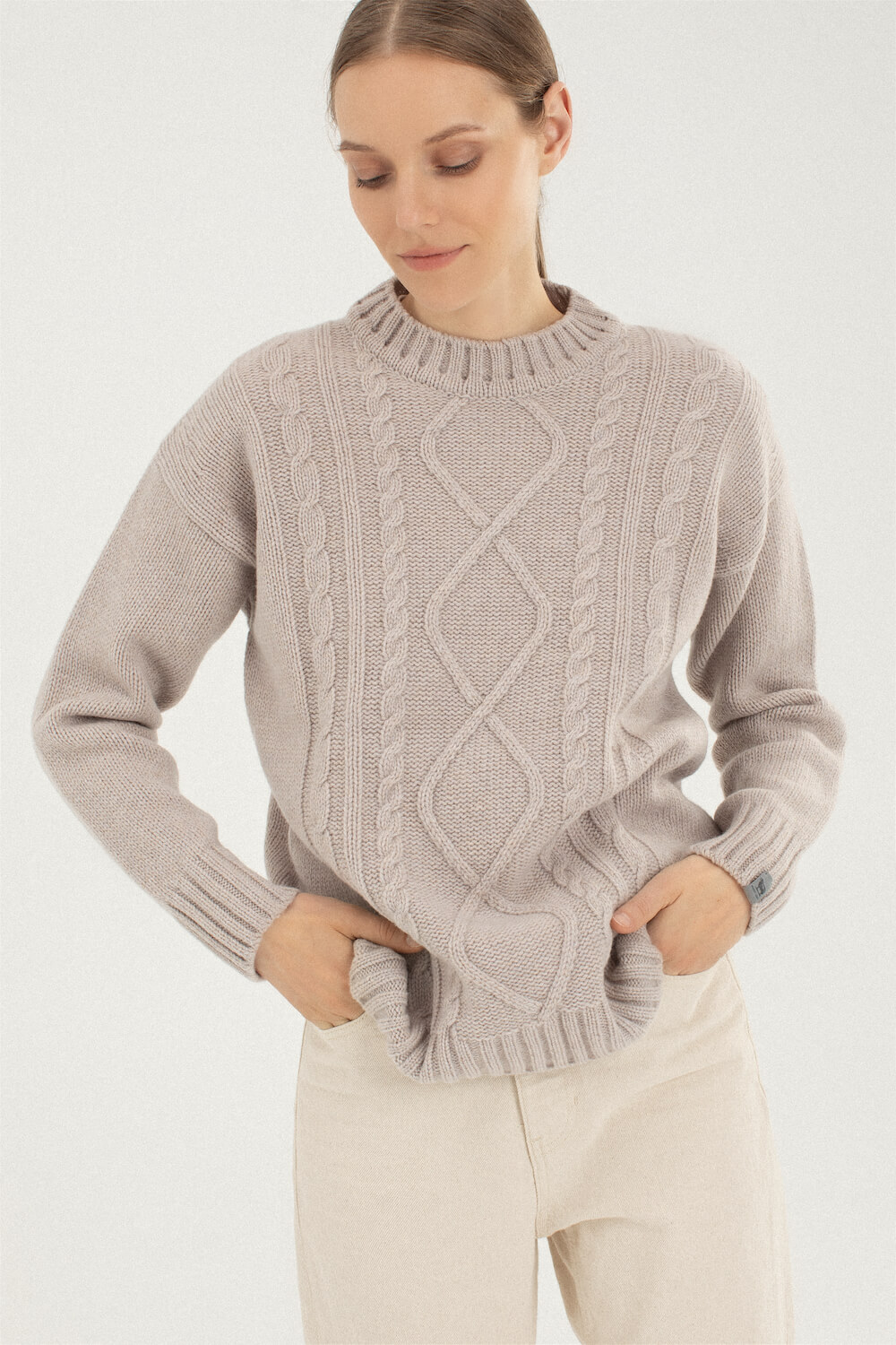 merino-kašmyro-megztinis-su-pynėmis8