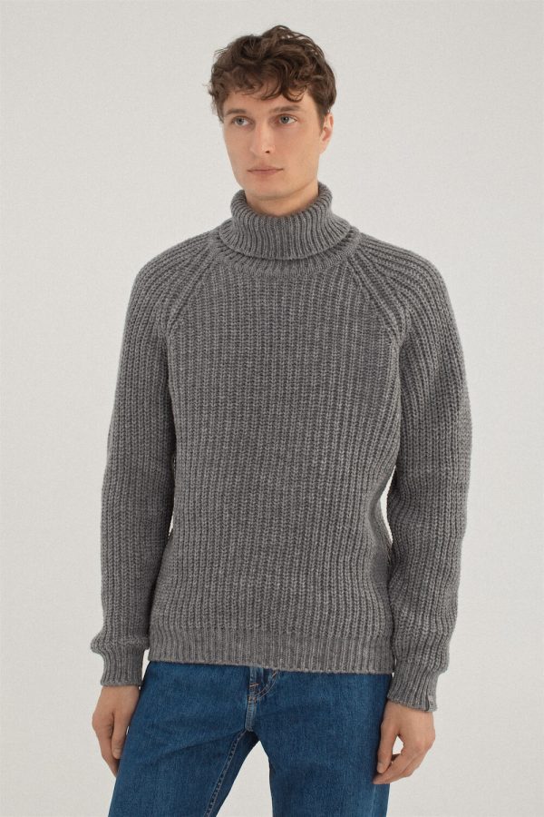 Fine merino wool pullover sweater LAND