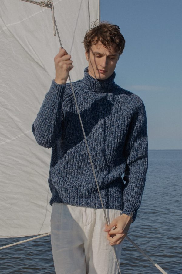 Fine merino wool pullover sweater LAND