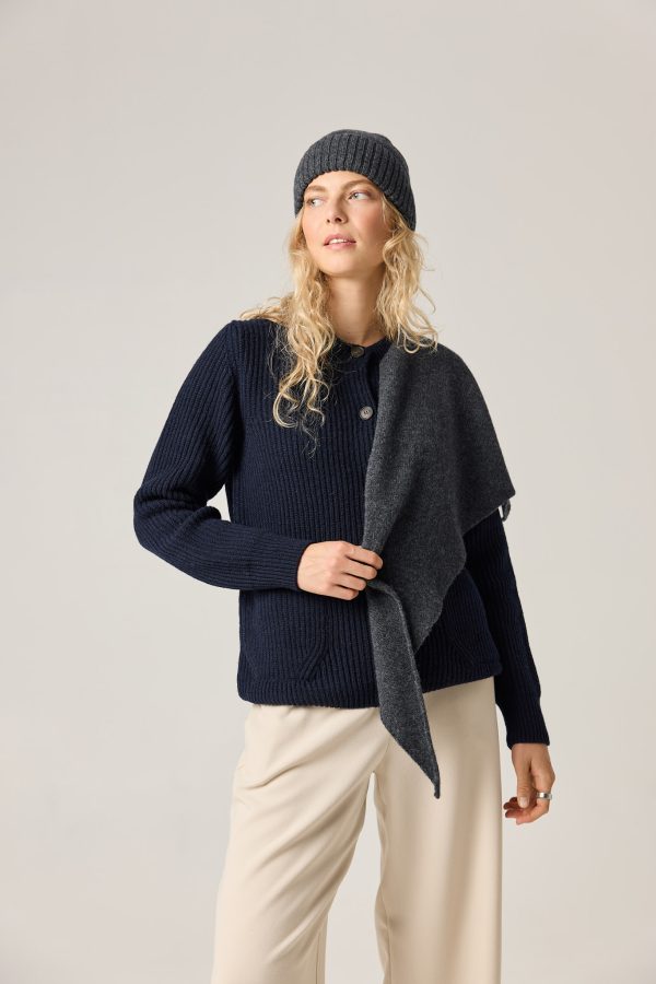 CASHMERE & MERINO WOOL TRIANGLE SCARF GILĖ