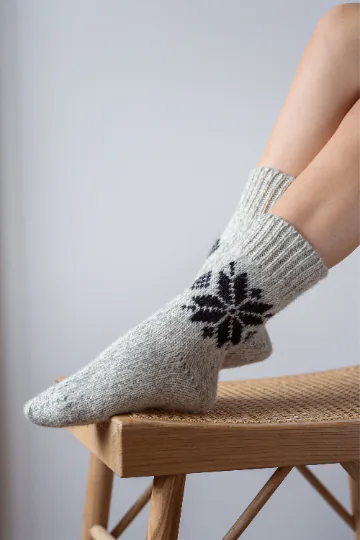 SOCKEN ŽARA AUS 100 % WOLLE