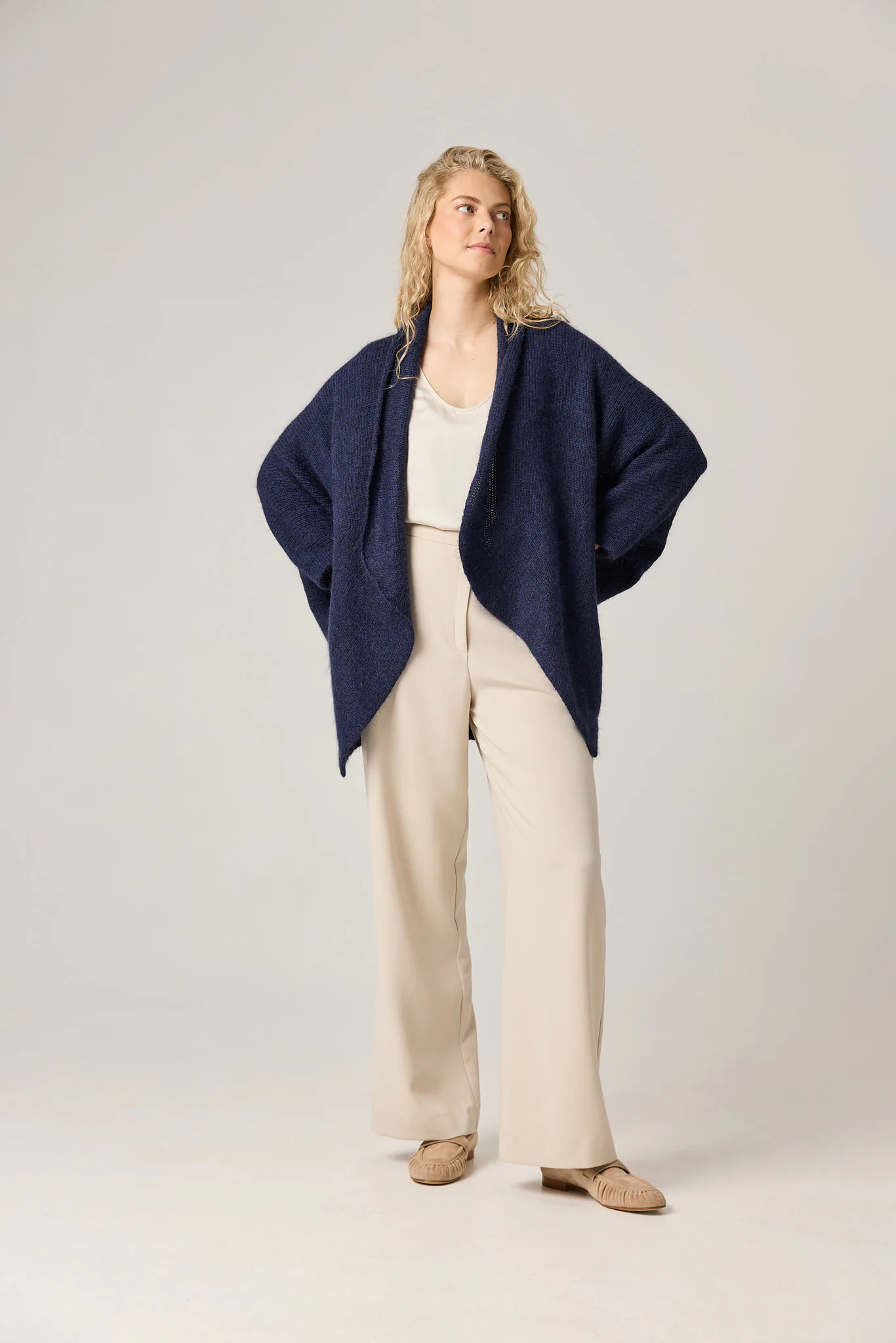 PONCHO MIGLA AUS MOHAIR UND MERINOWOLLE