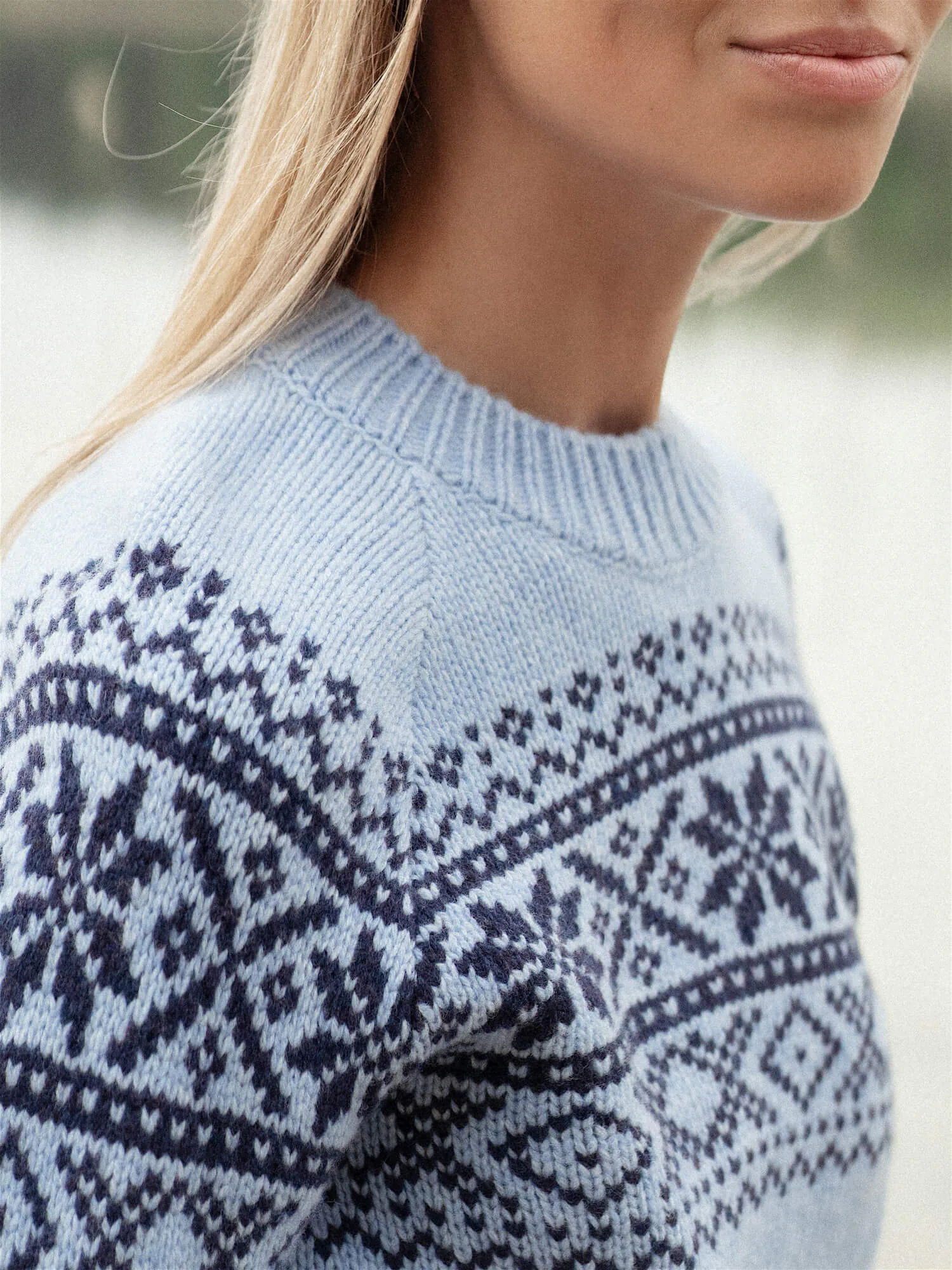 PULLOVER ŽIBUTĖ AUS KASCHMIR UND MERINOWOLLE