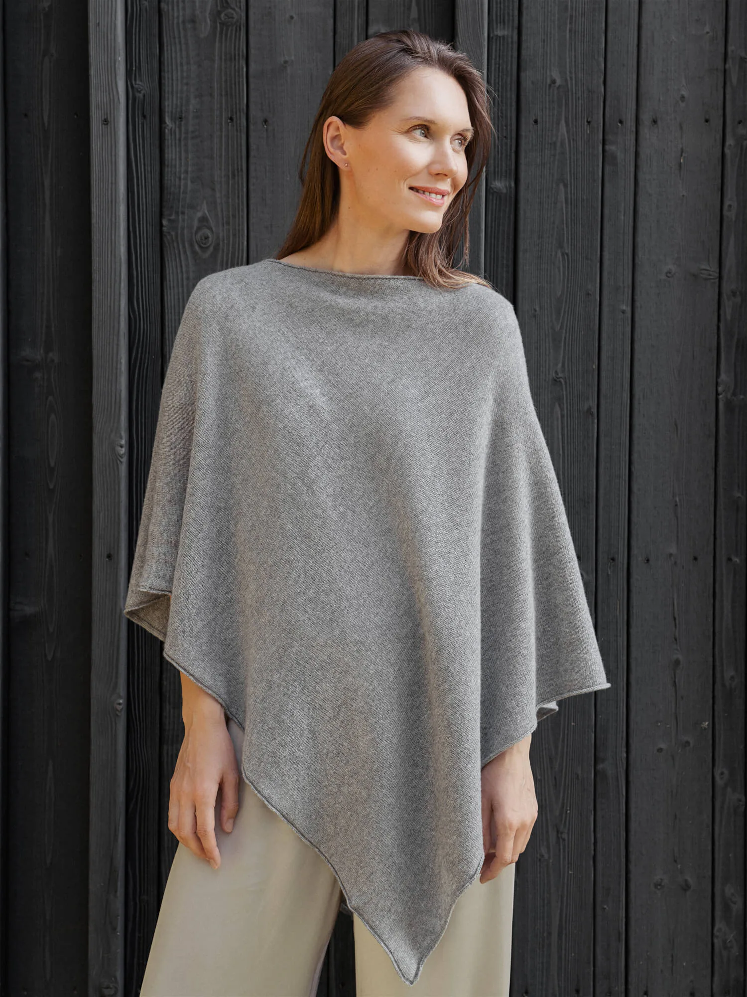 PONCHO EVA AUS KASCHMIR UND MERINOWOLLE