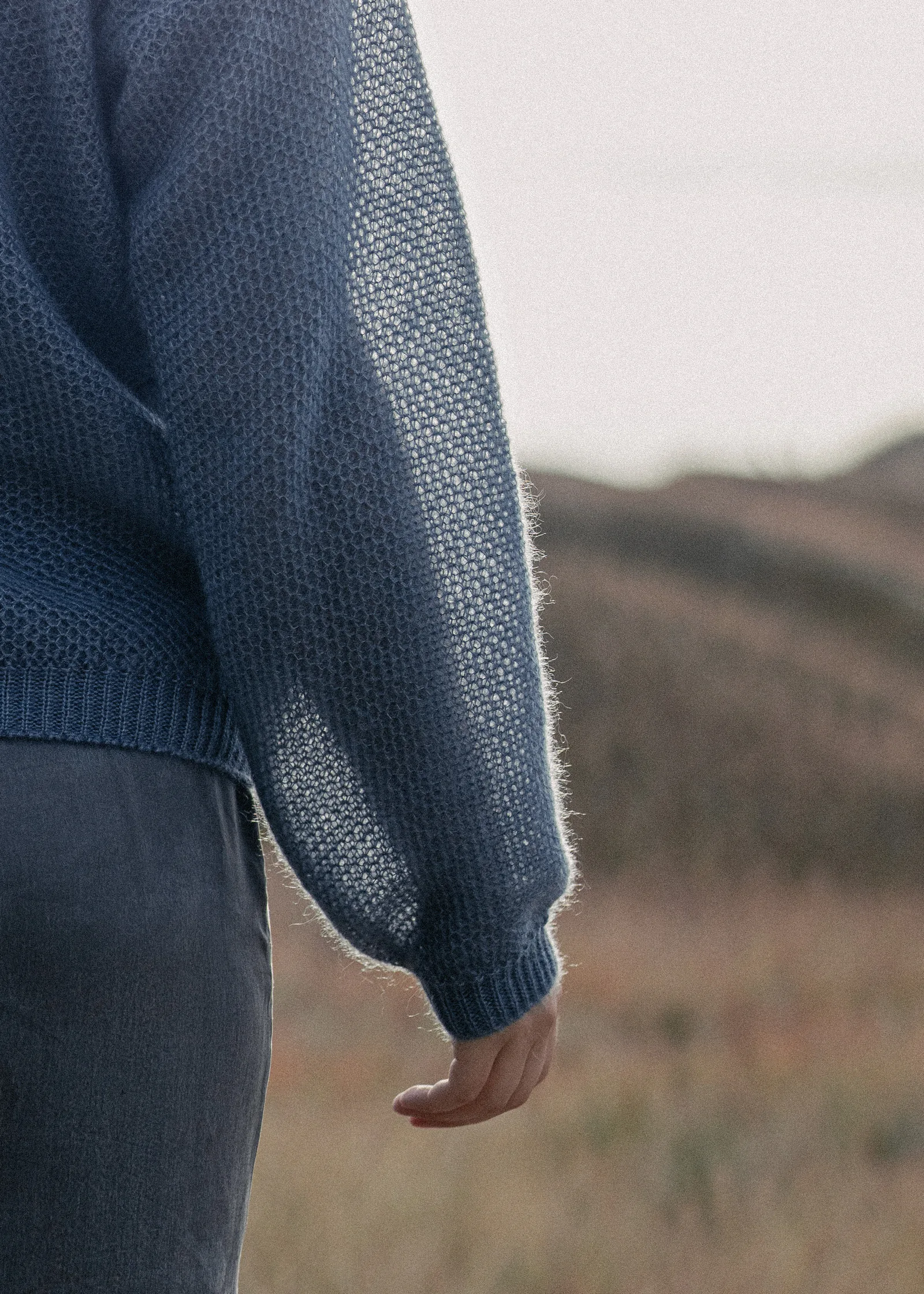 PULLOVER VĖSA AUS SEIDE UND MOHAIR