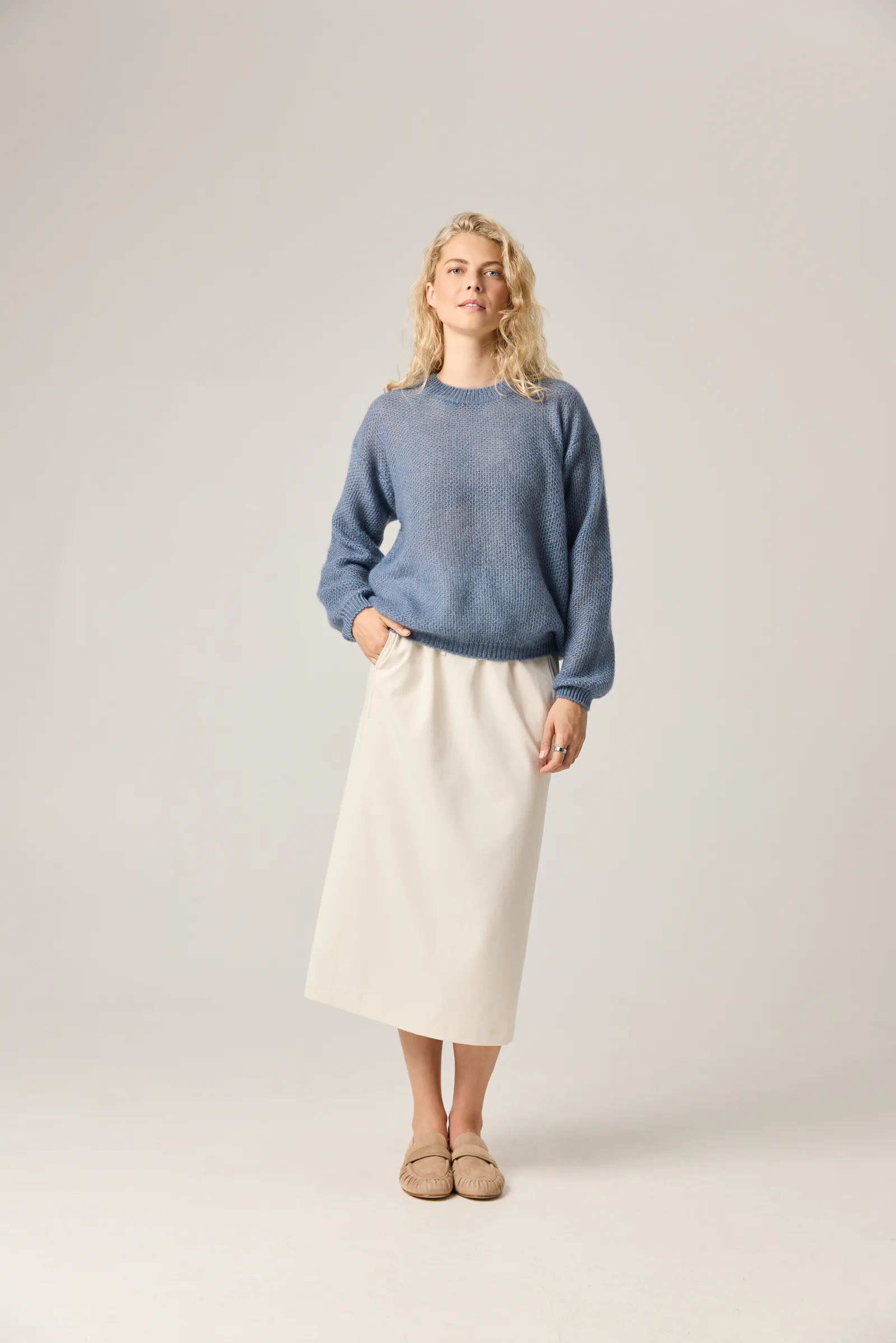 PULLOVER VĖSA AUS SEIDE UND MOHAIR