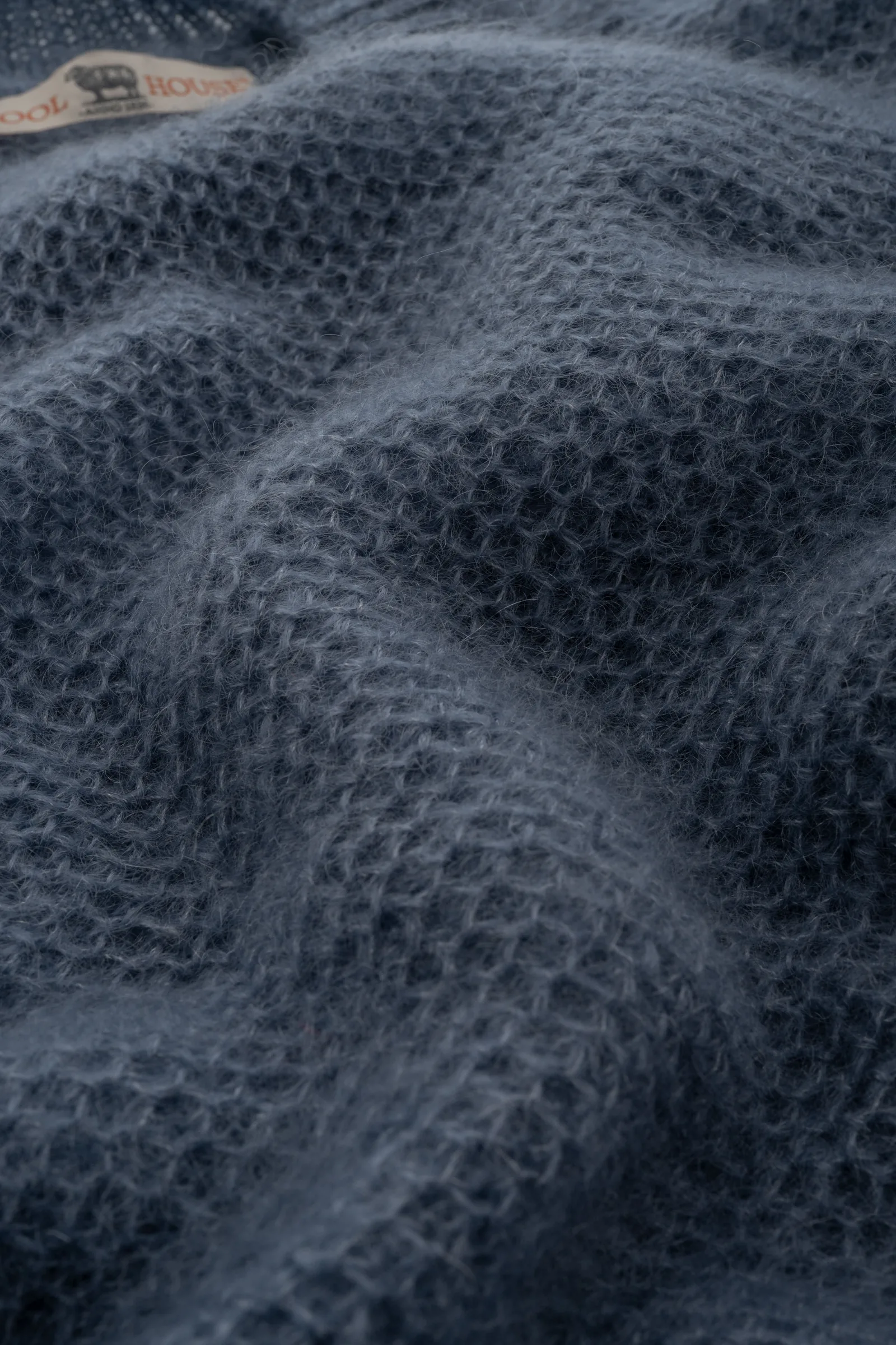 PULLOVER VĖSA AUS SEIDE UND MOHAIR