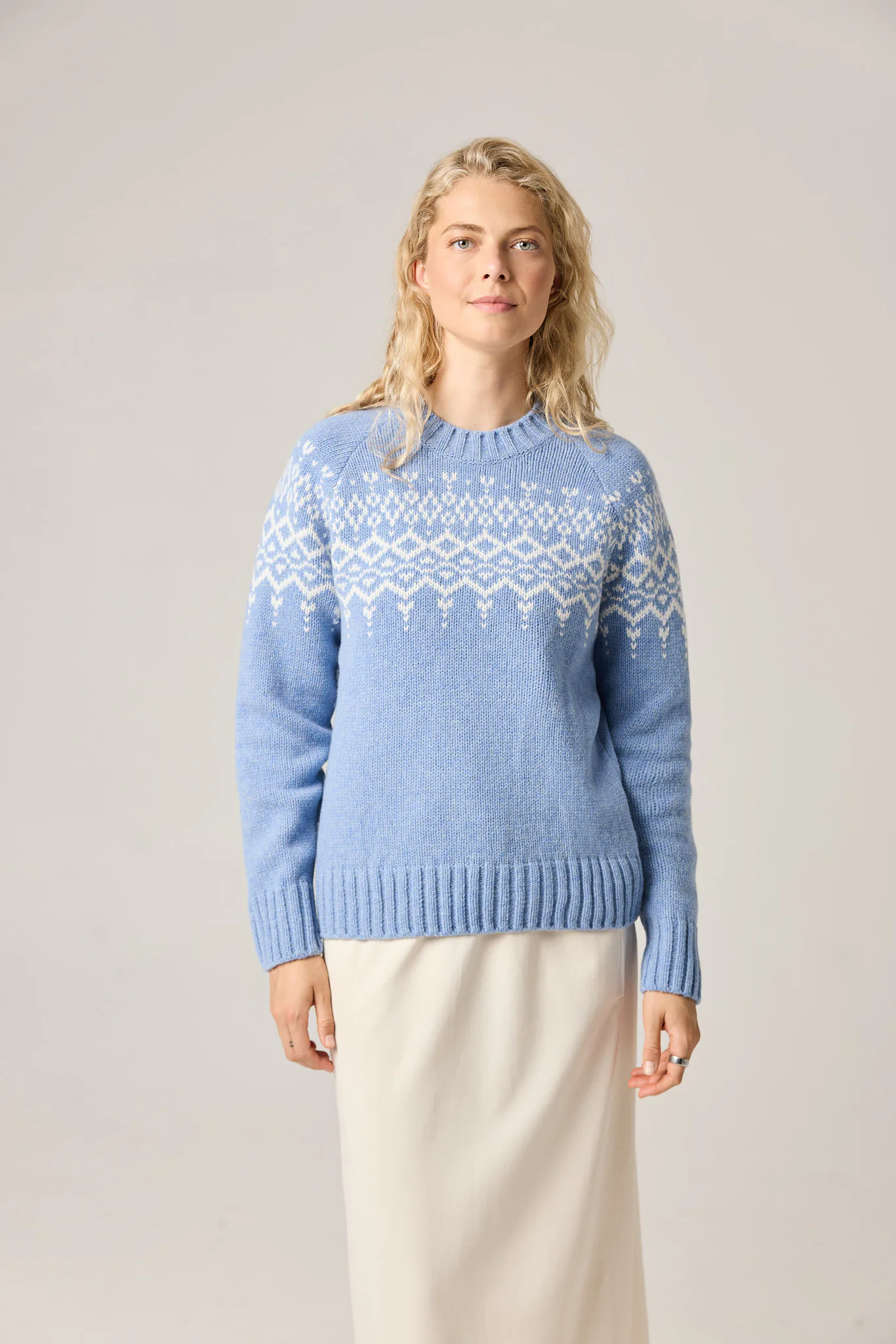 PULLOVER ŽVARBA AUS KASCHMIR UND MERINOWOLLE