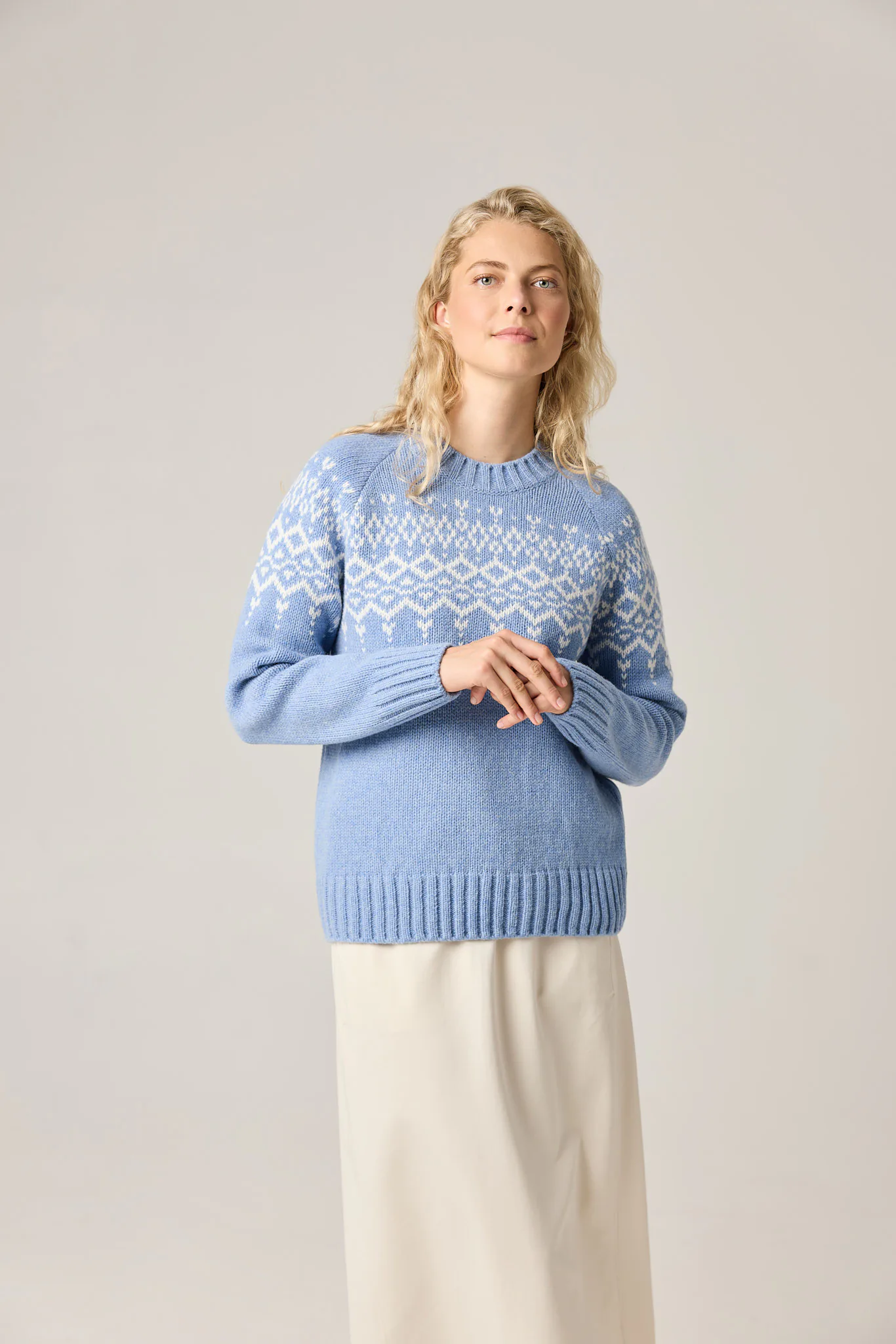PULLOVER ŽVARBA AUS KASCHMIR UND MERINOWOLLE